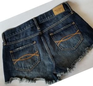 Abercrombie & Fitch Destroyed denim shorts